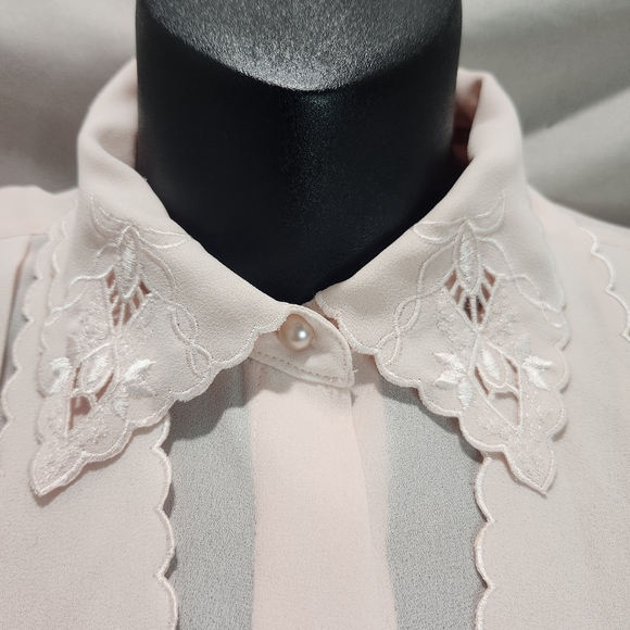 La Blouse Vintage 60s Embroidered Light Pink Button Down Blouse - Picture 5 of 8